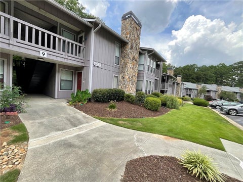 Condo For Sale - 3969 Woodridge Way<br/> Tucker, GA 30084