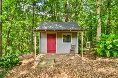 A home in Lilburn