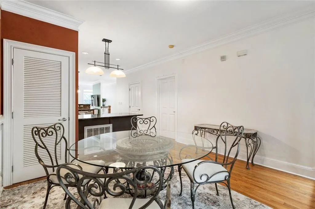 Atlanta, Georgia 30342, United States, 3 Bedrooms Bedrooms, ,3 BathroomsBathrooms,Residential,Active,159419