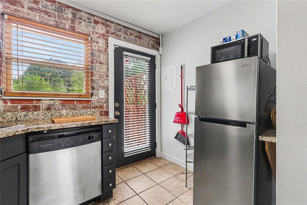 561 Formwalt Street SW 10
