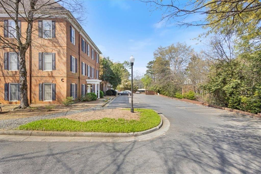 5064 Roswell Road C101