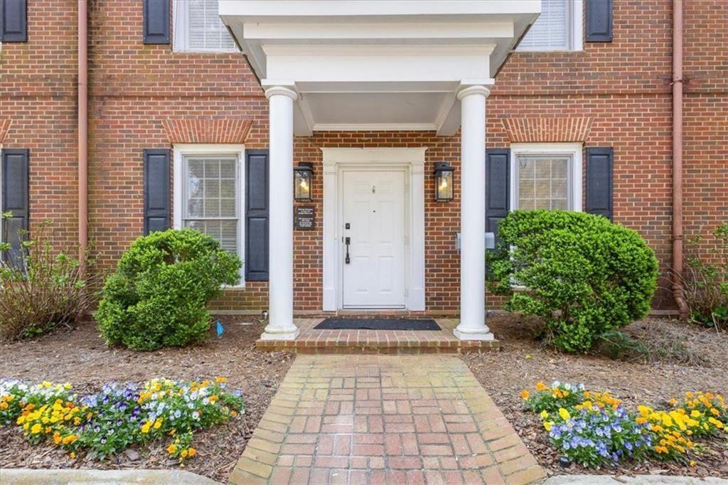 5064 Roswell Road C101