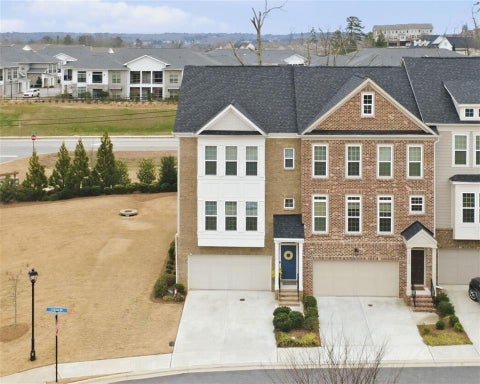 Townhouse For Sale - 1179 Caruso Drive<br/> Buford, GA 30518