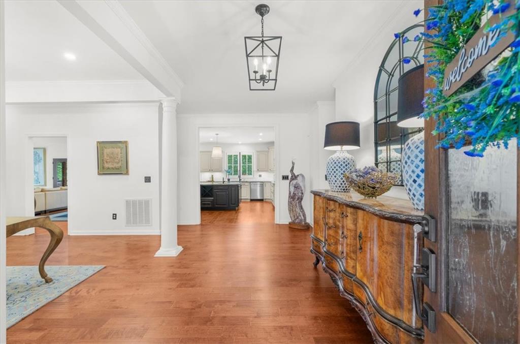 9040 Walnut Cove Court