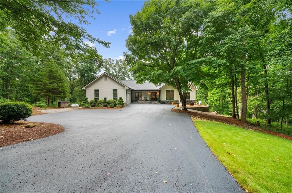9040 Walnut Cove Court