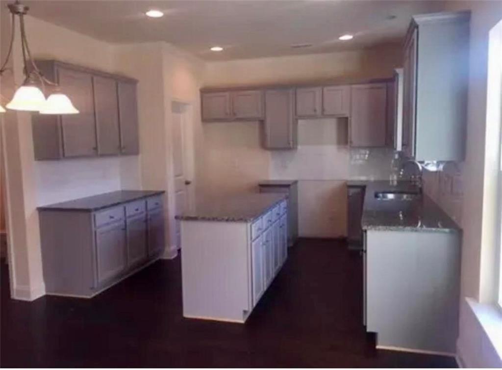 5637 Valley Loop