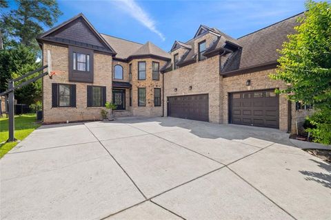 585 Settles Brook Court Suwanee GA 30024