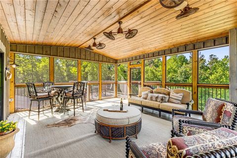 A home in Dawsonville