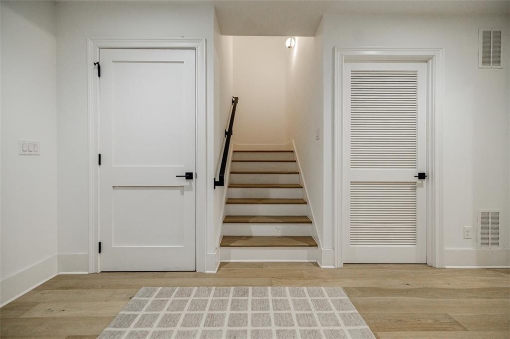 1076 Green Street, Roswell, Georgia image 35
