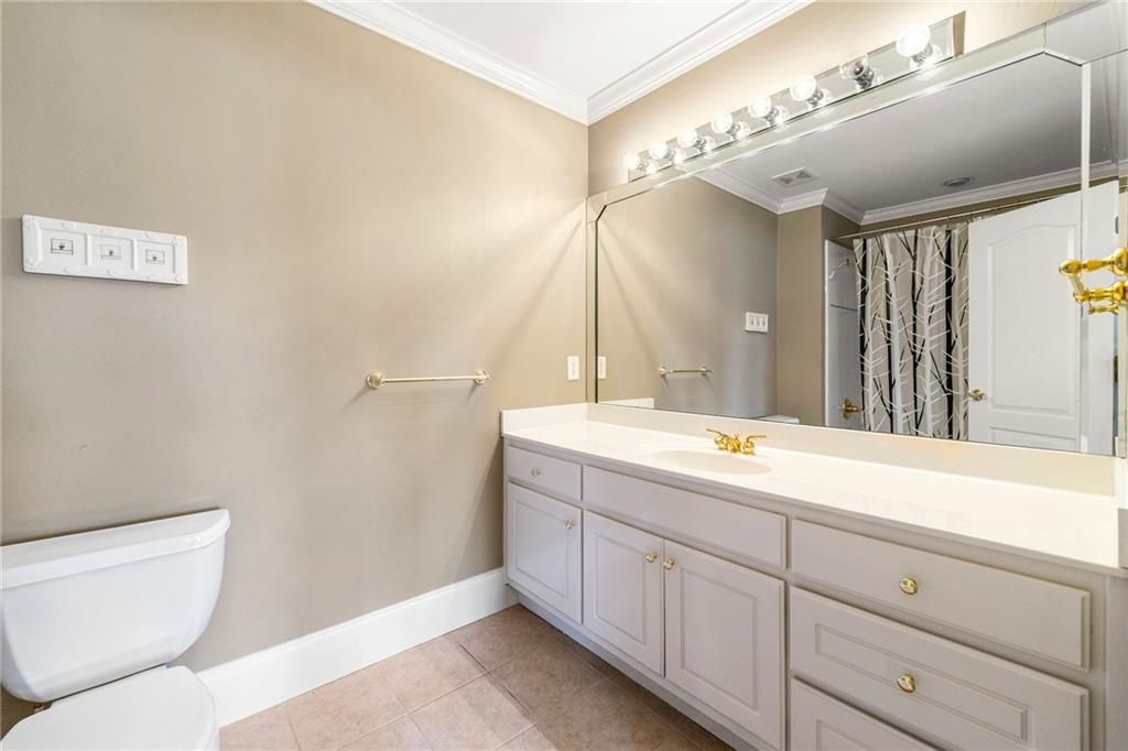 listing image 104