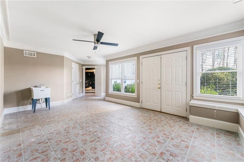 listing image 100