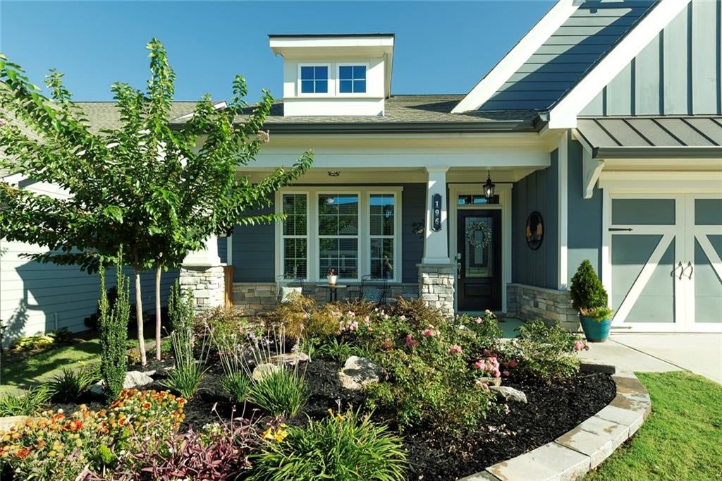 196 Hickory Bluffs Parkway