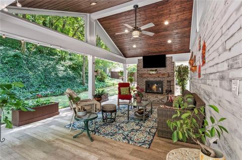 1040 Oakhaven Drive Roswell GA 30075