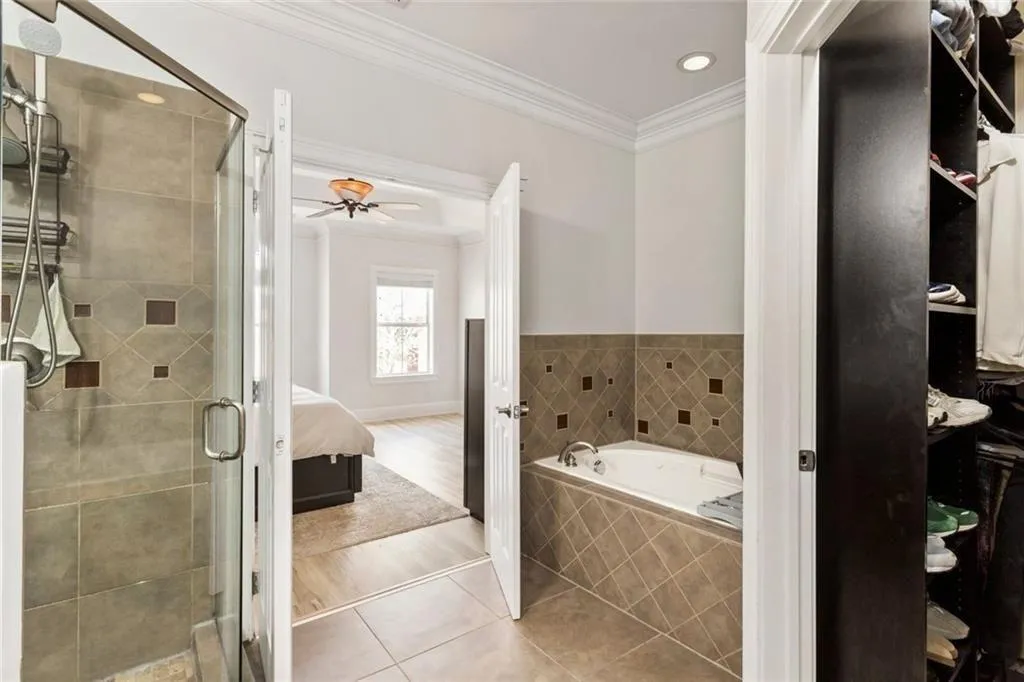 Atlanta, Georgia 30342, United States, 3 Bedrooms Bedrooms, ,3 BathroomsBathrooms,Residential,Active,237858