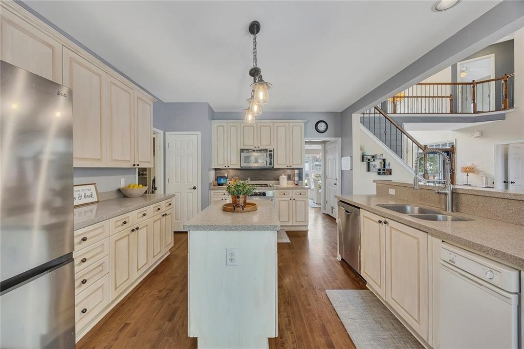 320 Ironhill Trace, Woodstock, Georgia image 19