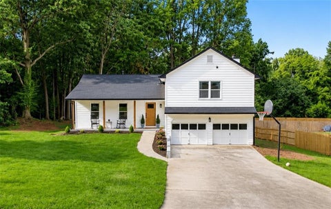 Homes For Sale - 1548 Sprayberry Drive<br/> Marietta, GA 30066