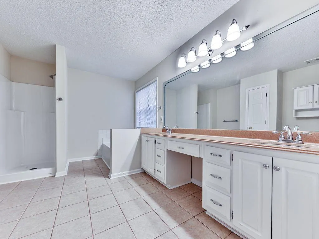 Woodstock, Georgia 30189, United States, 4 Bedrooms Bedrooms, ,3 BathroomsBathrooms,Residential,Active,192153