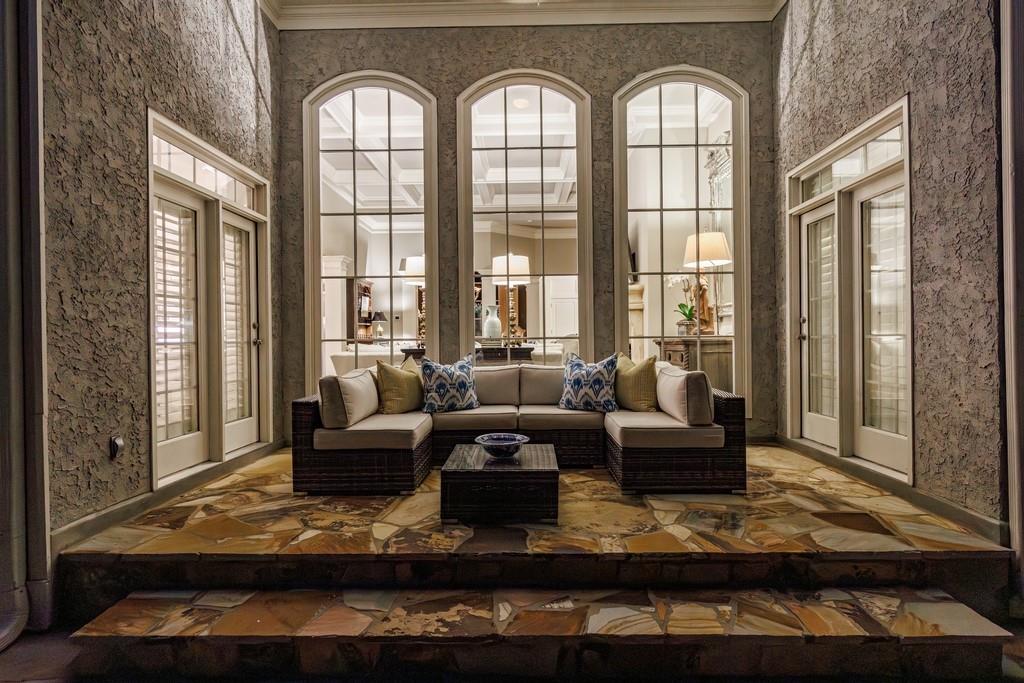 110 Windsor Cove