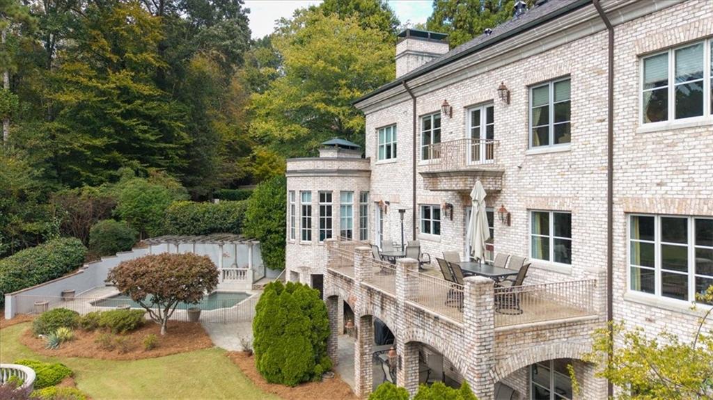 745 Brookwoods Trace