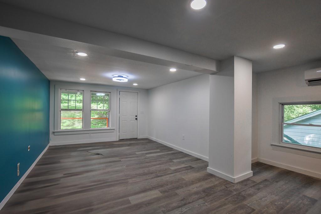 3 Roseway Circle NE