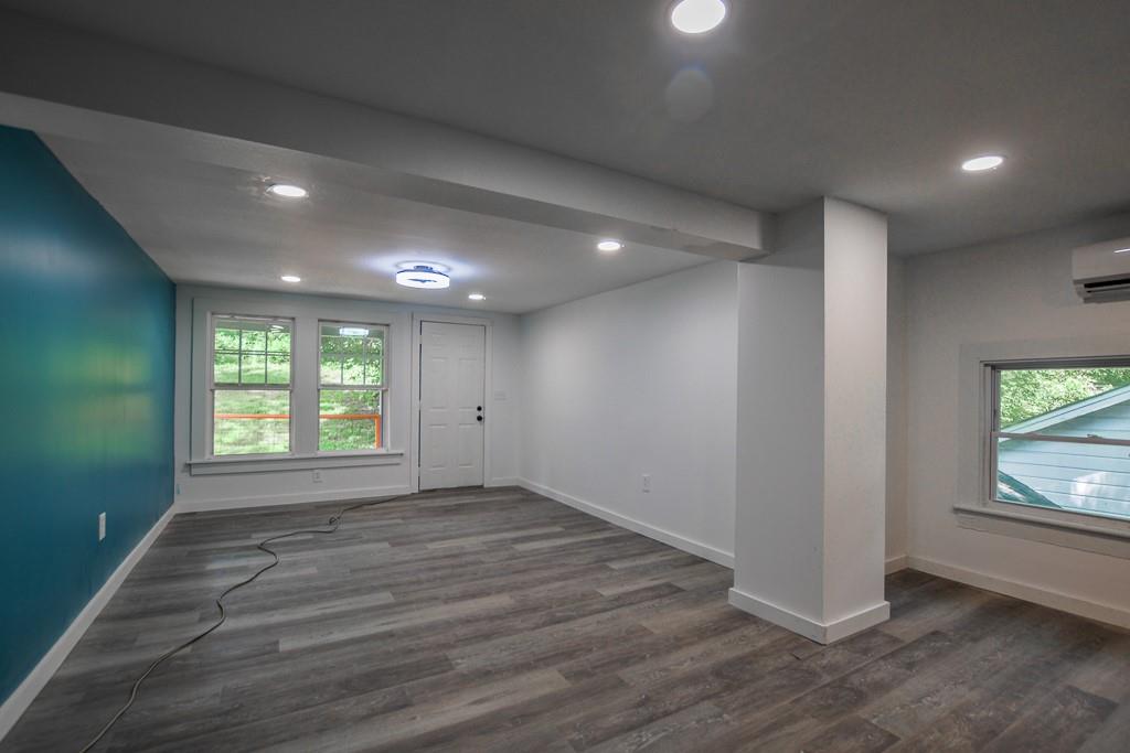 3 Roseway Circle NE