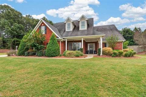 Homes For Sale - 224 Amelia Way<br/> Loganville, GA 30052