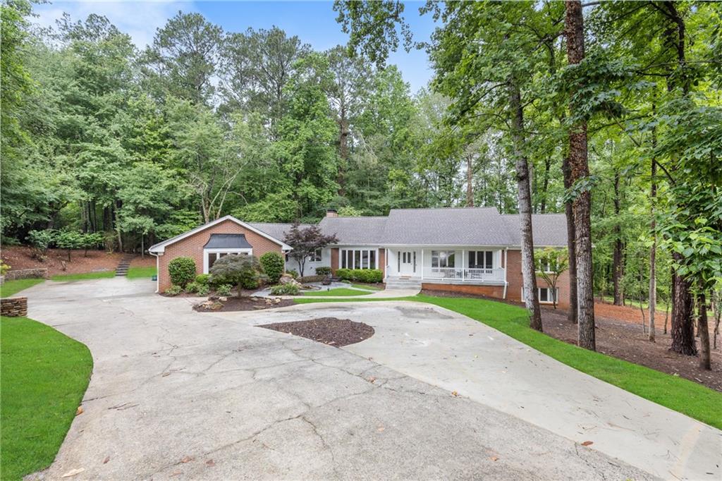 630 Buttercup Trace, Johns Creek, Georgia image 12