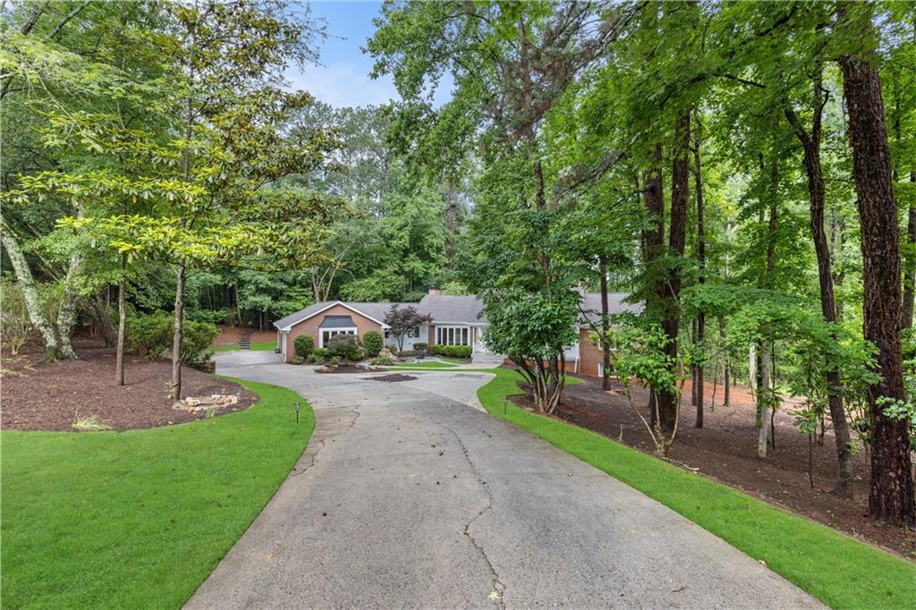 630 Buttercup Trace, Johns Creek, Georgia image 11