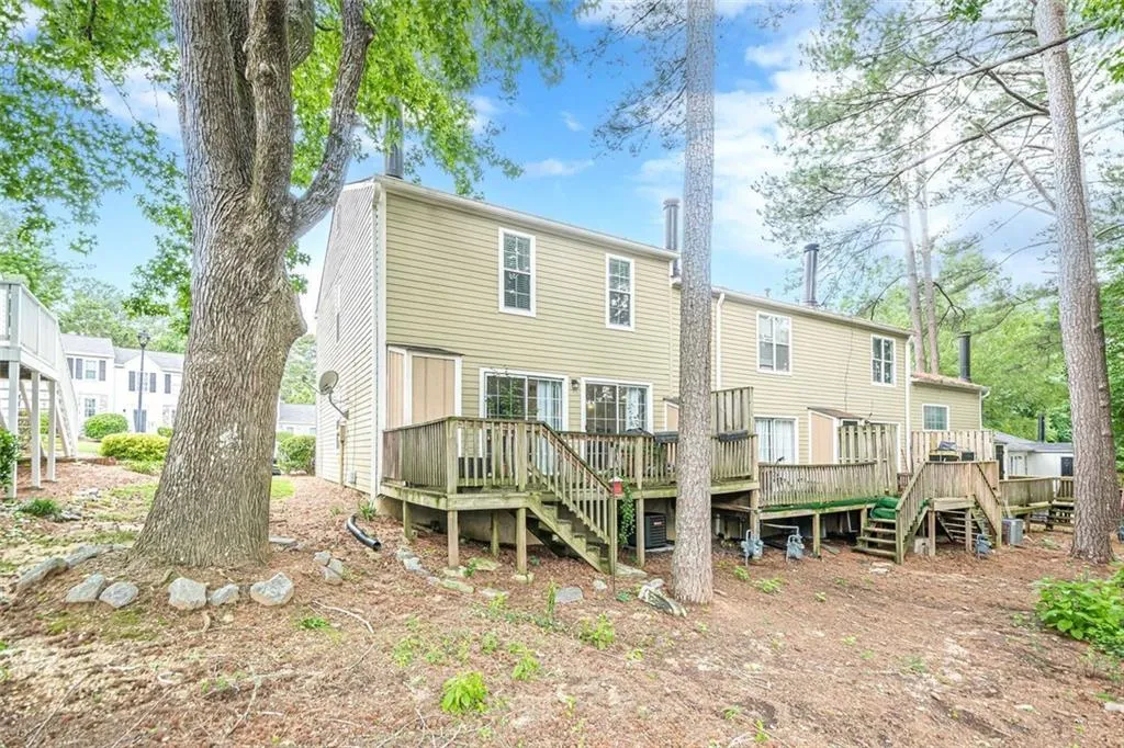 Doraville, Georgia 30340, United States, 2 Bedrooms Bedrooms, ,3 BathroomsBathrooms,Residential,Active,151144