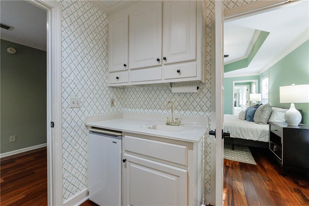 Sentinel Lake - Residential