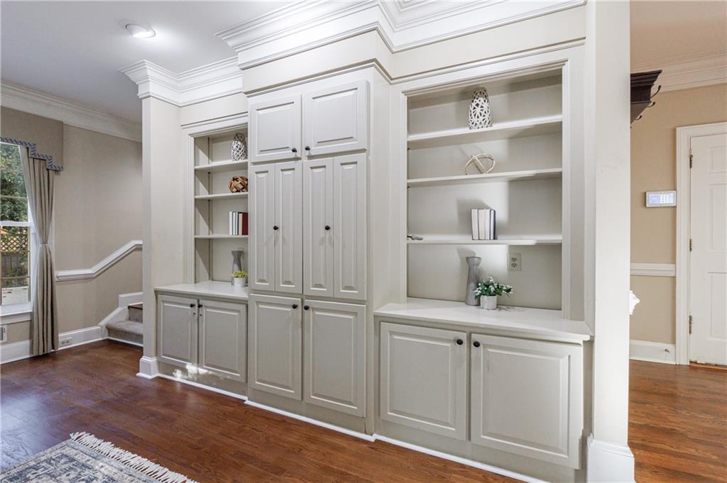 Sentinel Lake - Residential