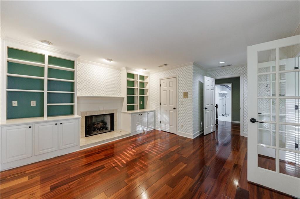 Sentinel Lake - Residential