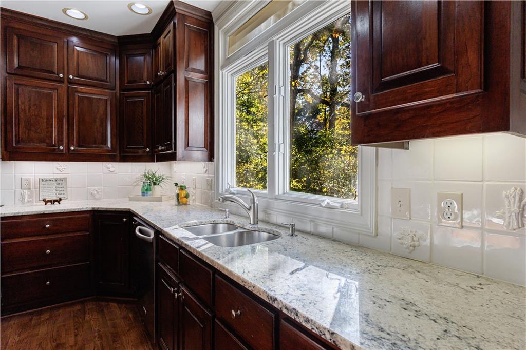 Sentinel Lake - Residential