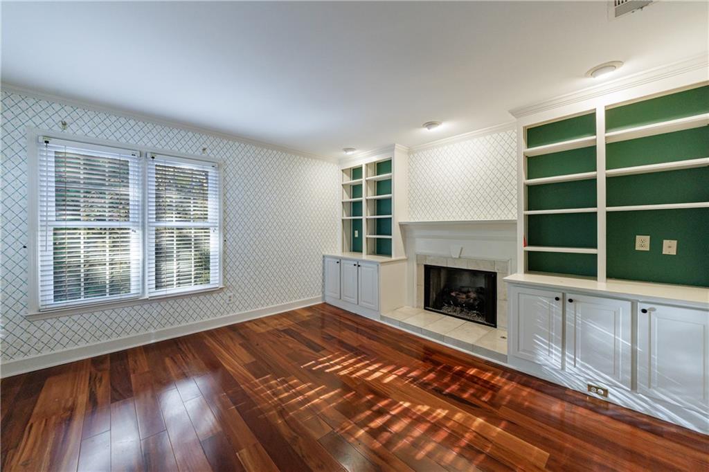 Sentinel Lake - Residential