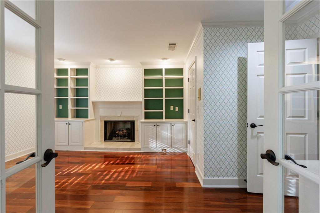 Sentinel Lake - Residential