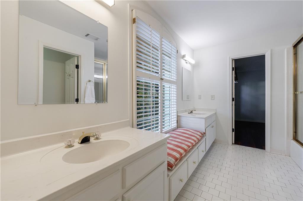 Sentinel Lake - Residential