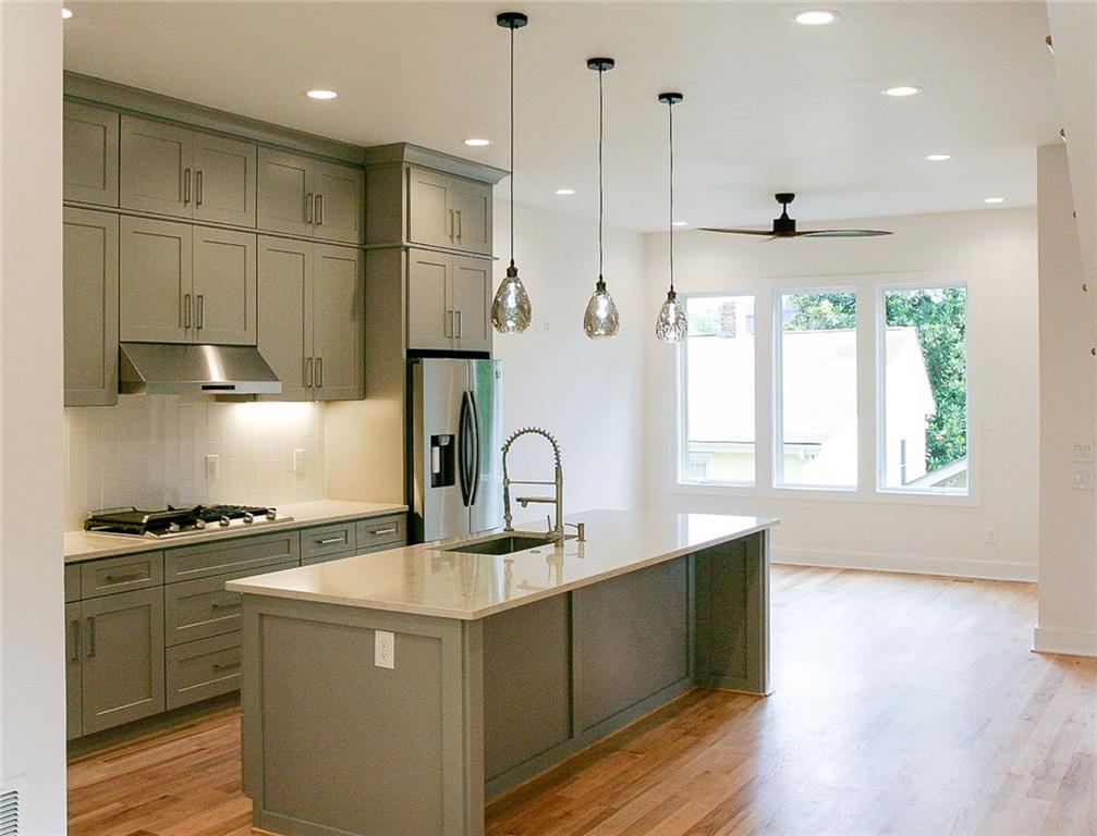 176 Sampson Street NE B