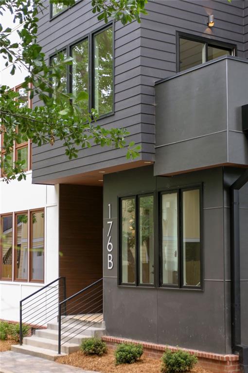 176 Sampson Street NE B