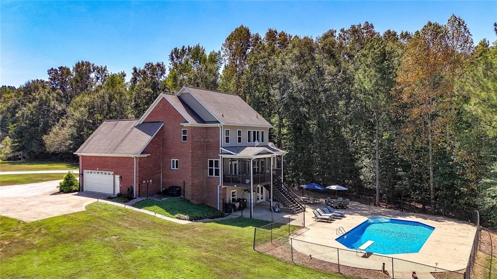 140 Barker Road SW