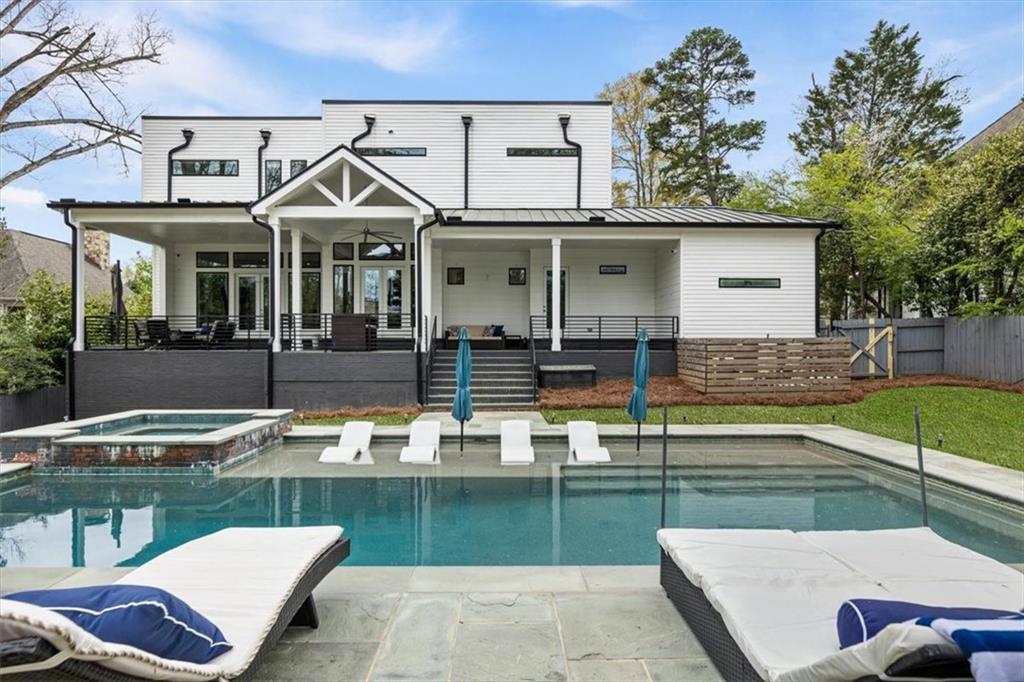 1546 Windsor Parkway NE