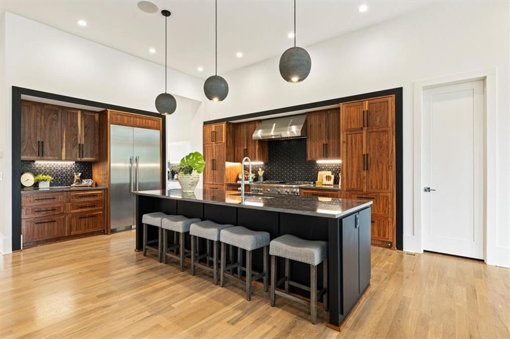 1546 Windsor Parkway NE