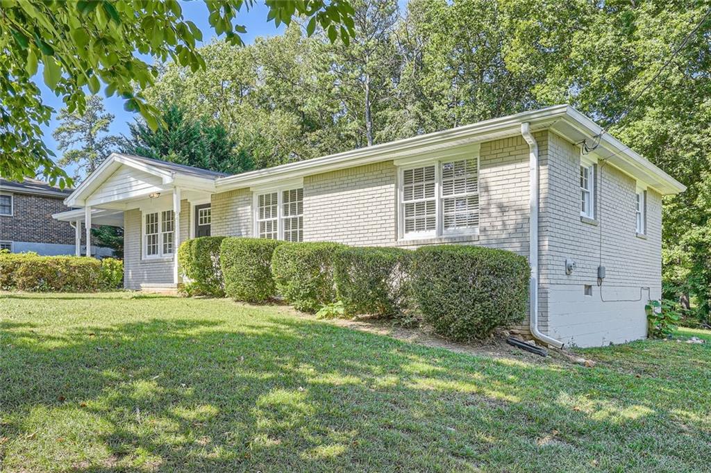 7133 Carolyn Circle, Lithia Springs, Georgia image 3