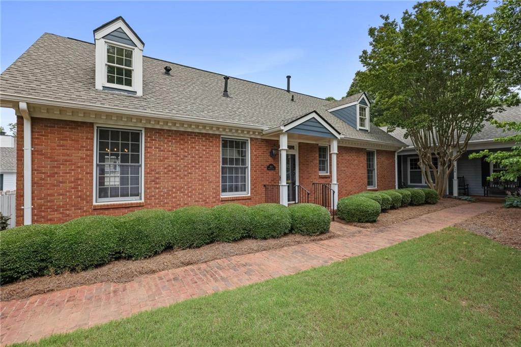 Move to The Commons where the living is easy!
This townhouse is in the sought after in-town neighborhood "The Commons".
Walk to Marietta Square and Kennesaw Mountain trails steps from your front door or back courtyard.
This home features 4 bedrooms, 3 baths, with your primary bedroom on the main. A second bedroom adjacent can easily be used as a study or den. Look out to your private courtyard from your living room windows and to your private front yard from your pretty kitchen and your dining windows.
Don't miss this chance to live in the Commons!