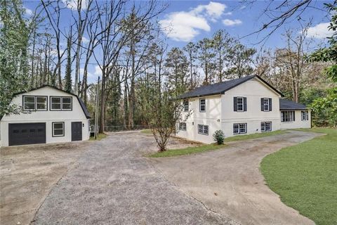 Homes For Sale - 3560 Ebenezer Court<br/> Marietta, GA 30066