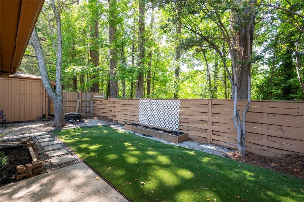 845 Lake Hollow Boulevard, Marietta, Georgia image 11