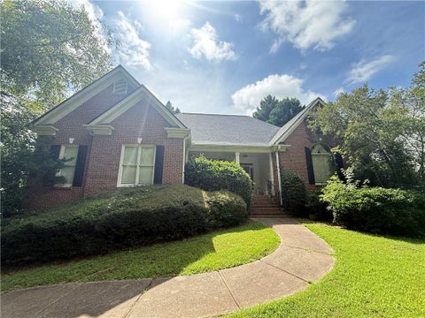 Homes For Sale - 8521 Parkview Court<br/> Monroe, GA 30656