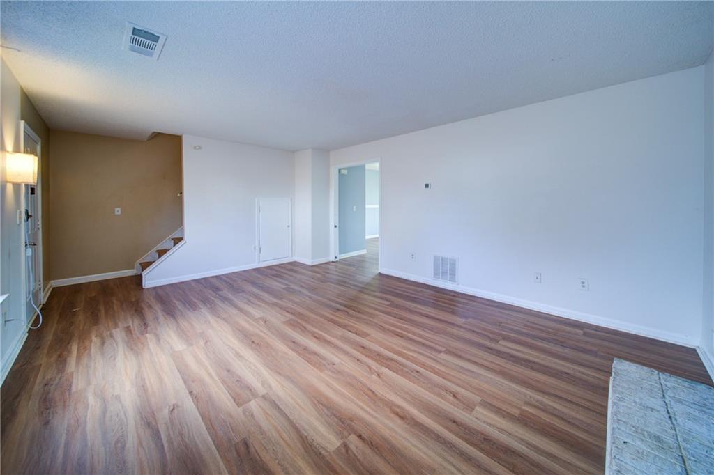 1657 Cedar Bluff Way