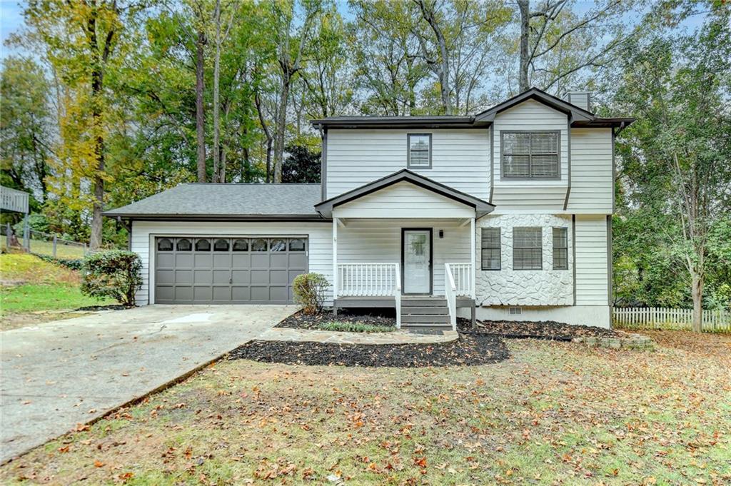 TOTALLY RENOVATED AND UPGRADED - BRAND-NEW ROOF, BRAND-NEW CARPET FLOORING, NEW KITCHEN CABINETS, BRAND-NEW STAINLESS-STEEL APPLIANCES, NEW PAINT IN & OUT, NEW EXQUSITE GRANITE COOKTOP, NEW VANITY WITH EXQUSITE GRANITE, BRAND NEW DOWNDRAFT COOKTOP AND MUCH MORE, GREAT OPPORTUNITY FOR OWNER OCCUPIED OR INVESTOR. LOCATED IN A QUIET NEIGHBORHOOD, THIS SPACIOUS HOME HAS 3 BEDROOMS AND 3 BATHROOMS. THE KITCHEN IS AN EAT-IN KITCHEN WITH NEWLY INSTALLED EXQUISTE GRANITE. OAK KITCHEN CABINETS AND NEWLY INSTALL BACKSPLASH SUBWAY-TILE . IN ADDITION, HOME OFFERS BEDROOM, LIVING ROOM, FORMAL DINING AND FAMILY ROOM. 3 SPACIOUS BEDROOMS, HUGE LAUNDRY. LARGE BRIGHT MASTER BEDROOM. MASTER BATH OFFER VANITY WITH BRAND-NEW VANITY AND NEW MIRRORS, NEW TILED FLOOR, SEPARATE SHOWER AND GARDEN TUB WITH NEWLY INSTALLED TILE ARROUND, WALK IN CLOSET. THE HOME HAS NEWLY PAINT THROUGHOUT, LARGE DECK WITH HALF COVERED ROOF FOR ENTERTAINING, OR ENJOYING THE OUTDOORS , AND EXTRA STORAGE IN THE BACKYARD WHICH IS FENCED. PLENTY OF ENTERTAINMENT AND RESTAURANTS TO CHOOSE FROM IN NEARBY. THE PERFECT PLACE TO SETTLE IN AND CALL HOME. NO HOA & NO RENTAL RESTRICTION ||