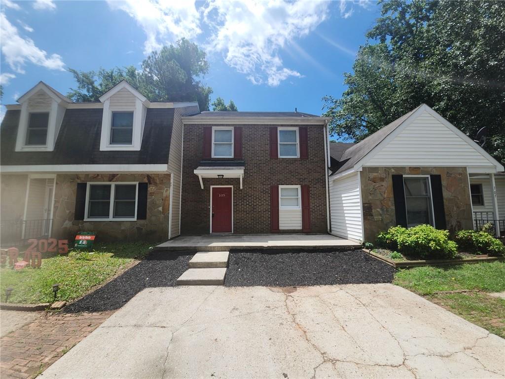 Welcome to this charming home in a peaceful, one-street neighborhood tucked away in Historic Downtown Stockbridge. Step inside and immediately feel the warmth of the open-concept layout, highlighted by beautiful laminate flooring throughout the main level. The inviting great room features a cozy brick fireplace and flows seamlessly into a well-equipped kitchen with a pantry, pass-through window, abundant cabinetry, gas range, dishwasher, and refrigerator.
Upstairs, you'll find two generously sized bedrooms, each with its own bath, as well as a convenient laundry room. Step outside to a private, fenced-in patio—perfect for relaxing or entertaining—and take advantage of the additional storage room.
This affordable gem offers unbeatable proximity to shopping, dining, Piedmont Henry Hospital, and quick access to I-75. Don’t miss your chance—schedule your showing today!