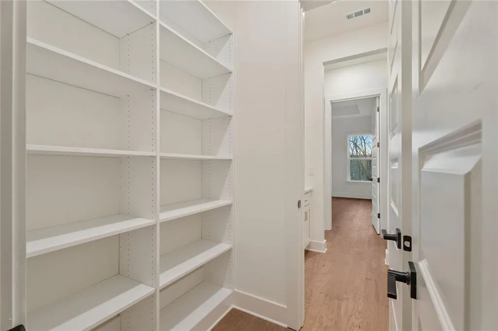 Gainesville, Georgia 30506, United States, 5 Bedrooms Bedrooms, ,5 BathroomsBathrooms,Residential,Active,222253